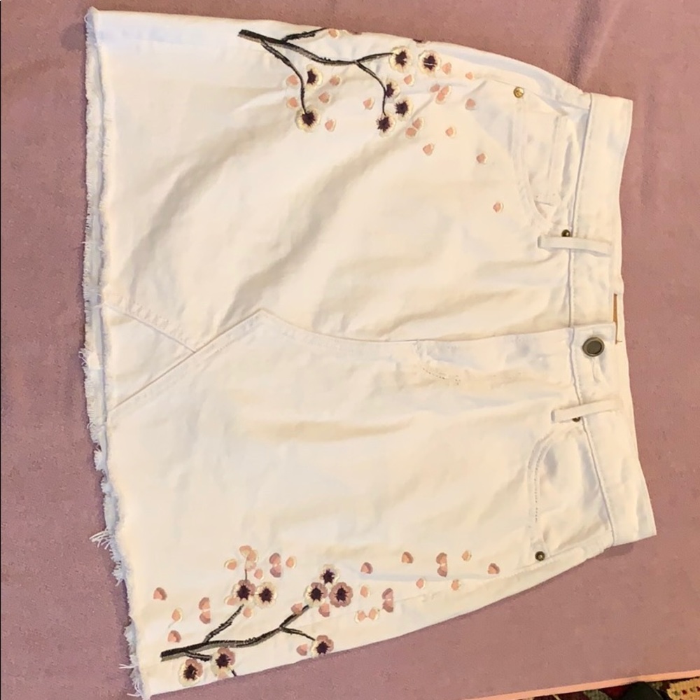 Driftwood white denim skirt Size 26 (never worn)